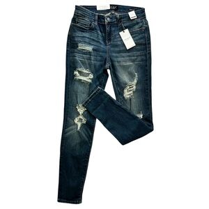 JUDY BLUE Women’s Mid Rise Skinny Fit Jeans Exclusive Modern Distressed 7/28 NWT